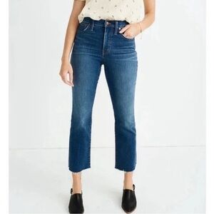 Madewell | Cali Demi-Boot Jeans Dark Wash
Raw-Hem Edition Size 31